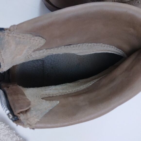 Free People Alamosa Taupe Brown Leather Ankle Zip Booties Women Size 40 US 9 9.5 - Picture 10 of 10